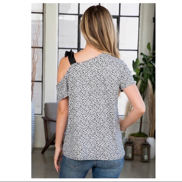 ❤️Floral Cold Shoulder Top - Picture 4 of 8